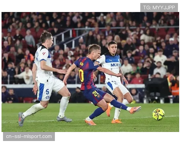 从0-2到3-2：巴萨客场惊天逆转那不勒斯，拉菲尼亚替补登场导演翻盘